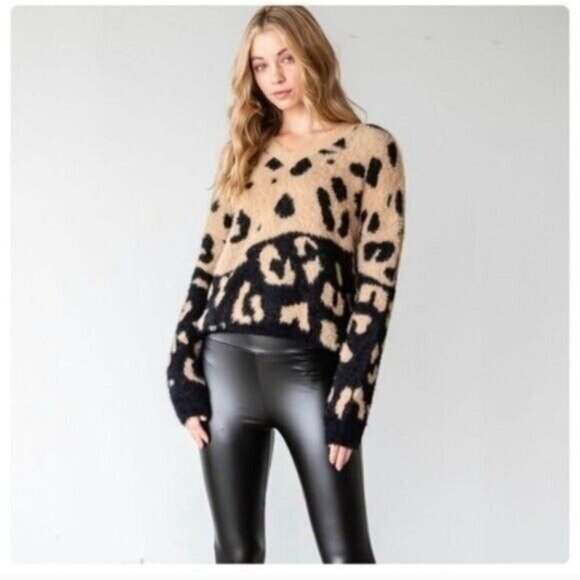 LEOPARD COZY COLOR BLOCK SWEATER-NEW - Picture 2 of 7